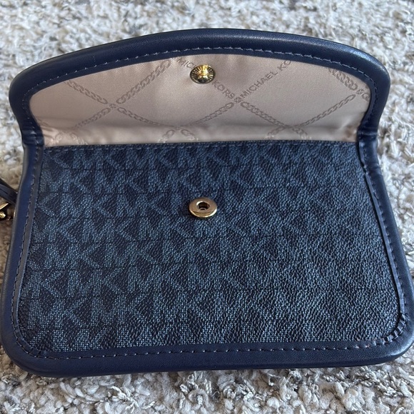 MICHAEL Michael Kors Blue Clutch Wristlet with snap closure NWT leather - Picture 7 of 10
